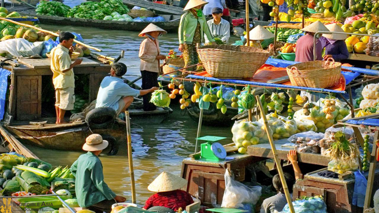 Cai Be floating market